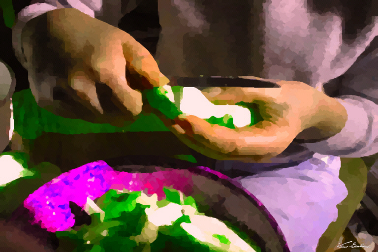 Slicing Apples.jpg - 195174 Bytes